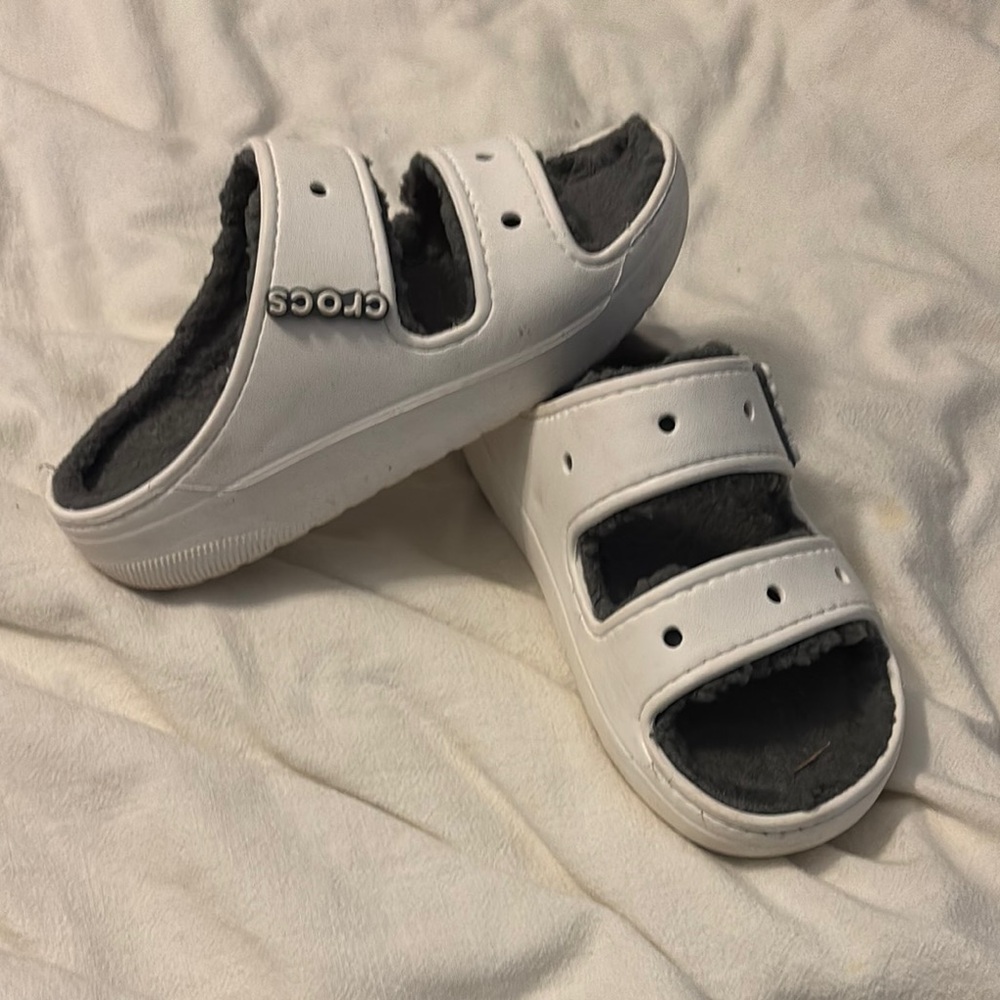 Crocs White and Gray Sandals fuzzy fur size 9